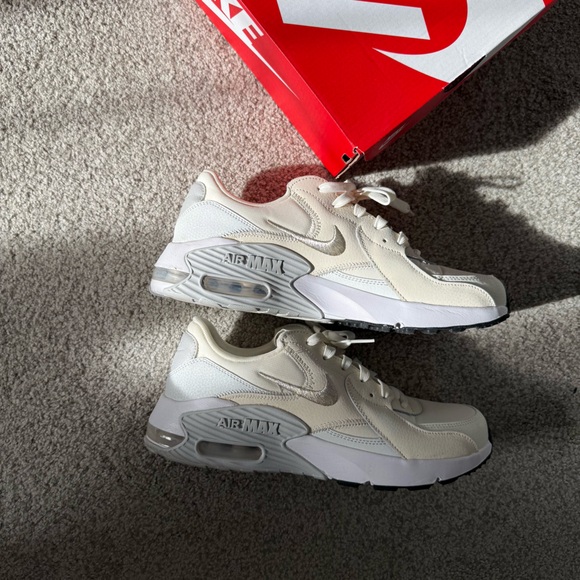 Nike Women's Air Max Excee Sneakers - Picture 3 of 4